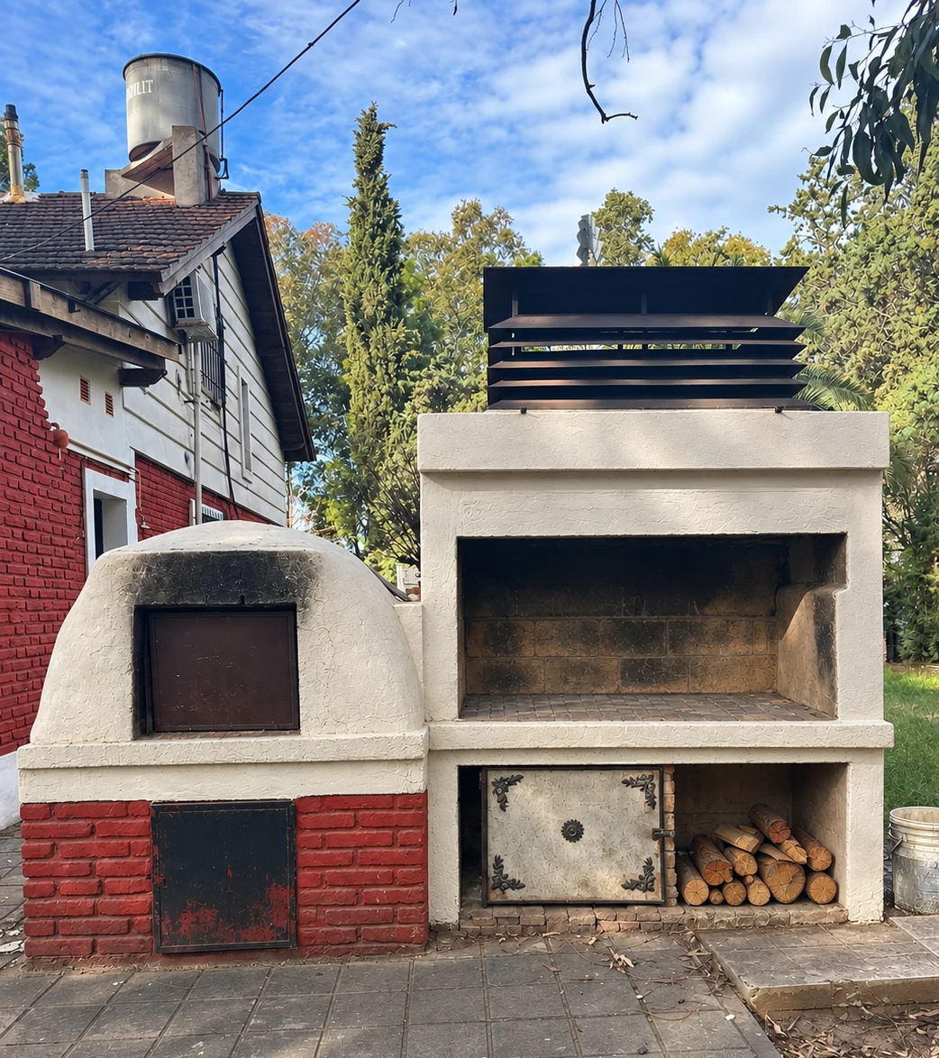 La parrilla y el horno de barro junto a la casa de La Caldenia
