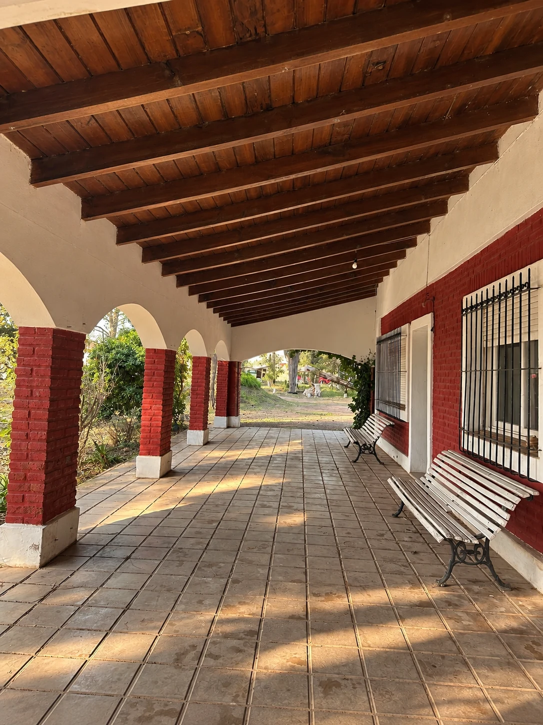 Los arcos y la galería de la casa